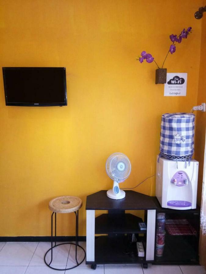 Midi Homestay Бату Екстериор снимка