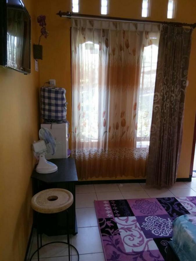 Midi Homestay Бату Екстериор снимка