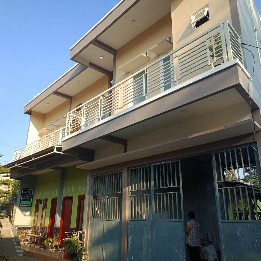 Midi Homestay Бату Екстериор снимка