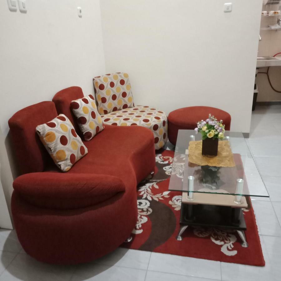Midi Homestay Бату Екстериор снимка