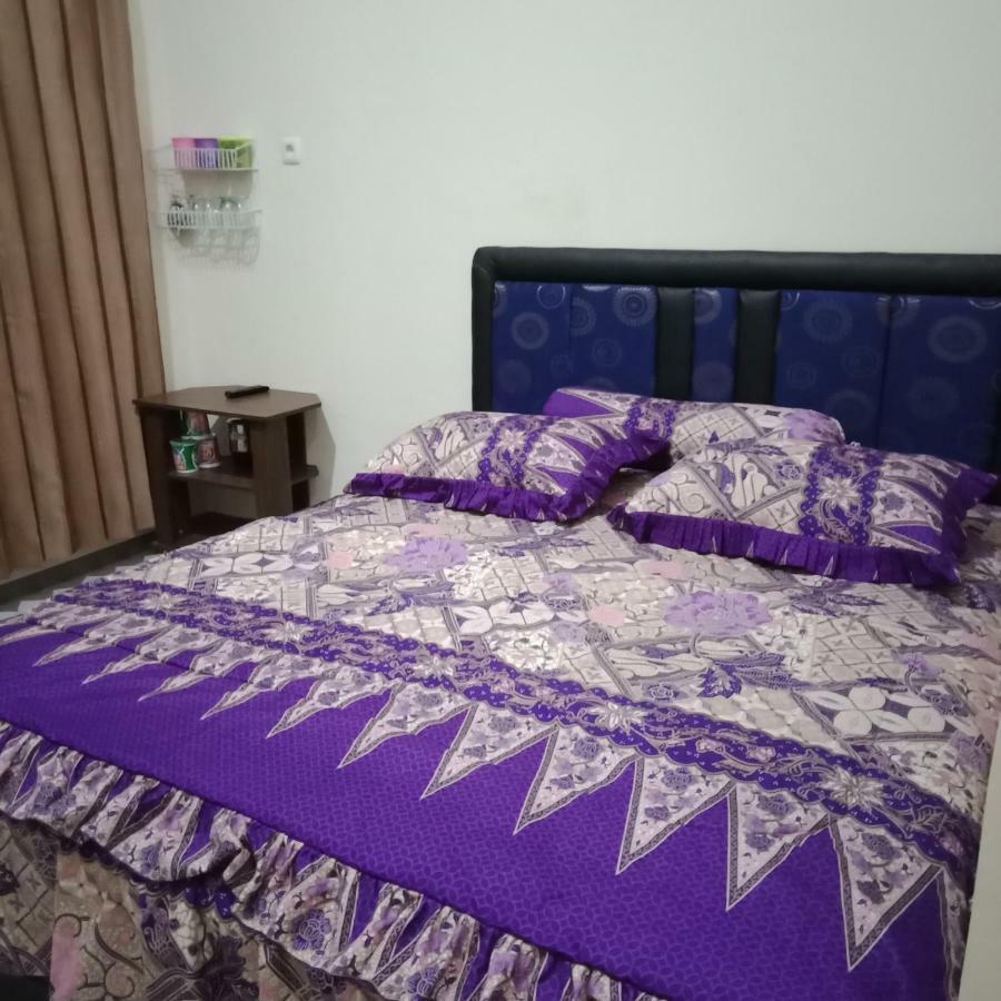 Midi Homestay Бату Екстериор снимка