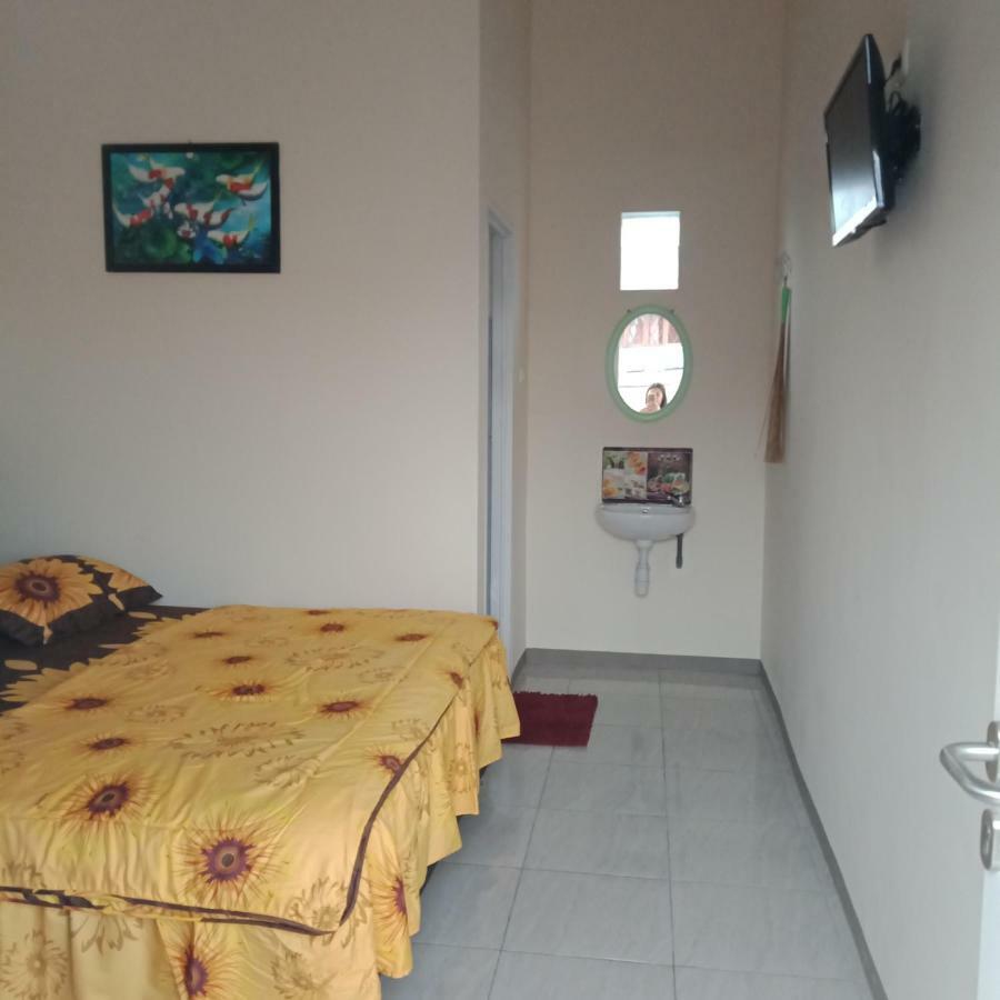 Midi Homestay Бату Екстериор снимка
